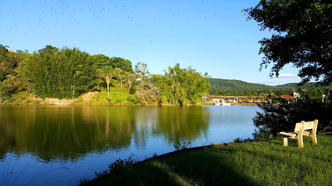 Ilha Da Gale Tourist Hotel Fazenda De Bombas Бомбіняс Екстер'єр фото